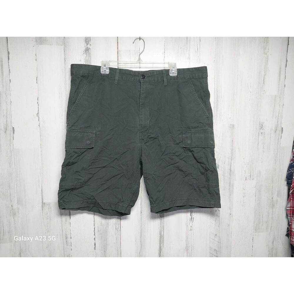 Levi's Green Cargo Shorts Size 42 (43x9)